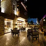 Ξενοδοχείο Tas 4*